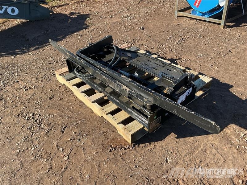 GIYI GY-SF60 60 in Skid Steer Forks (Unused) Vilice