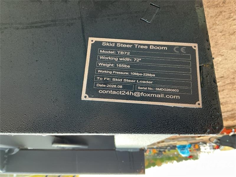 GIYI GY-TB72 72 in Skid Steer Tree Boom (Unused) Outros componentes