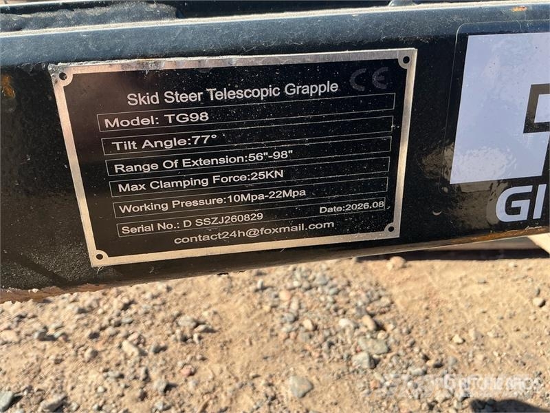GIYI GY-TG98 98 in Telescopic Skid Steer Grapple ( Grijpers