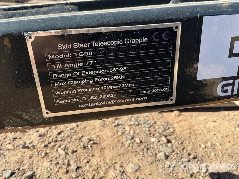 GIYI GY-TG98 98 in Telescopic Skid Steer Grapple ( Grijpers