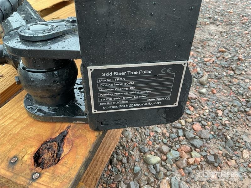  GIYI GY-TP45 25 in Skid Steer Post Puller (Unused) Drugi deli