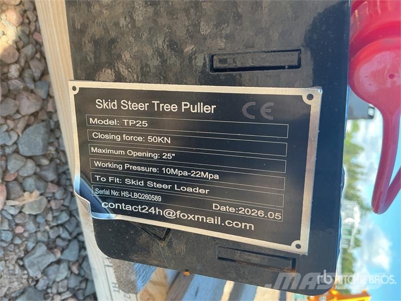 GIYI GY-TP45 25 in Skid Steer Post Puller (Unused) Drugi deli