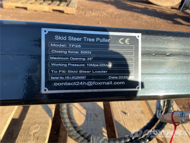  GIYI GY-TP45 25 in TP25 Skid Steer Post Puller (Un Outros componentes