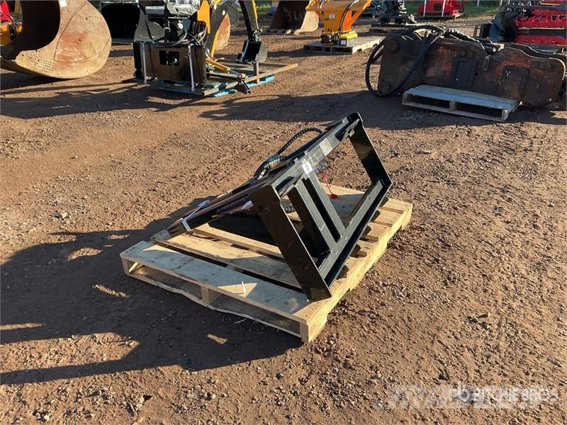 GIYI GY-TP45 25 in TP25 Skid Steer Post Puller (Un Outros componentes