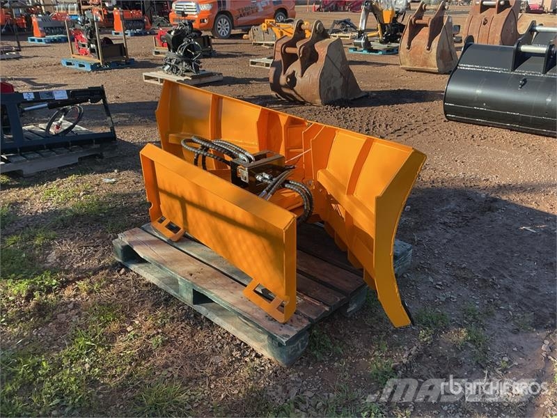 GIYI GY-VSB74 74 in V-Shaped Skid Steer Snow Blade Lemiesze i pługi śnieżne