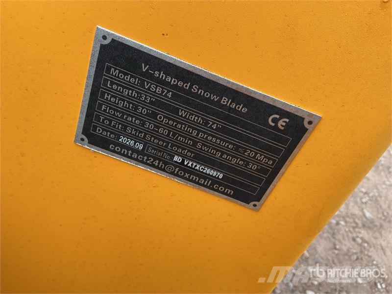 GIYI GY-VSB74 74 in V-Shaped Skid Steer Snow Blade Sniježne daske i plugovi
