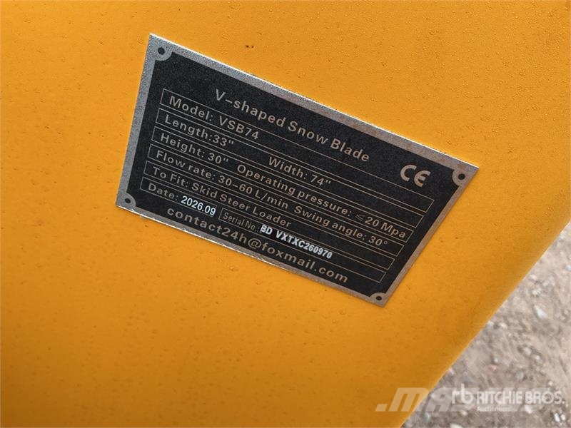 GIYI GY-VSB74 74 in V-Shaped Skid Steer Snow Blade Sniježne daske i plugovi