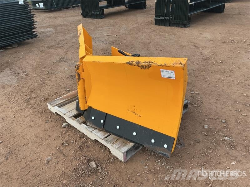 GIYI GY-VSB74 74 in V-Shaped Skid Steer Snow Blade Sniježne daske i plugovi