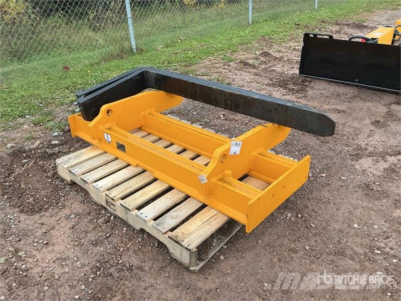 GIYI GY-WLF75 60 in Q/C Wheel Loader Forks (Unused Fourche