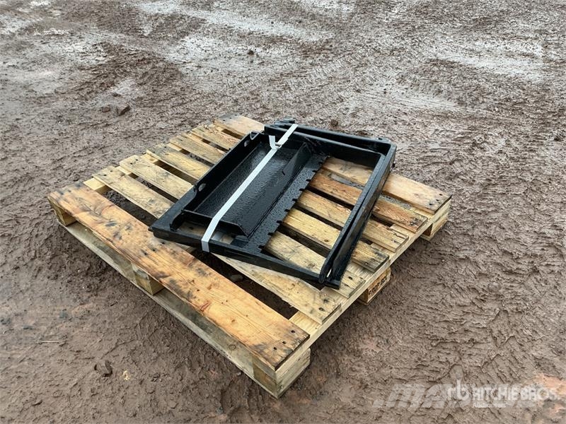  GIYI GY-XHC 29 in Mini Skid Steer Forks (Unused) Forche