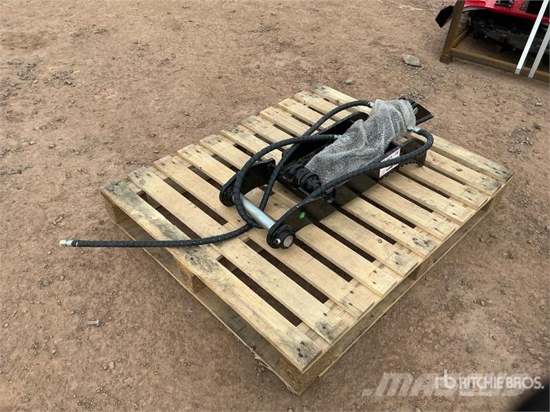 GIYI GY-XJ3T 30 in Hydraulic Excavator Thumb - Fit Baldes