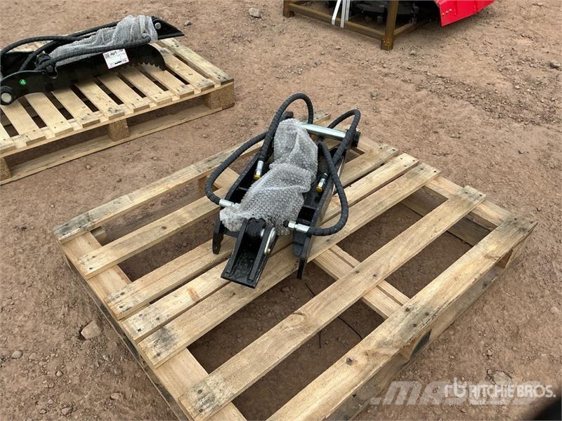  GIYI GY-XJ3T 30 in Hydraulic Excavator Thumb - Fit Baldes