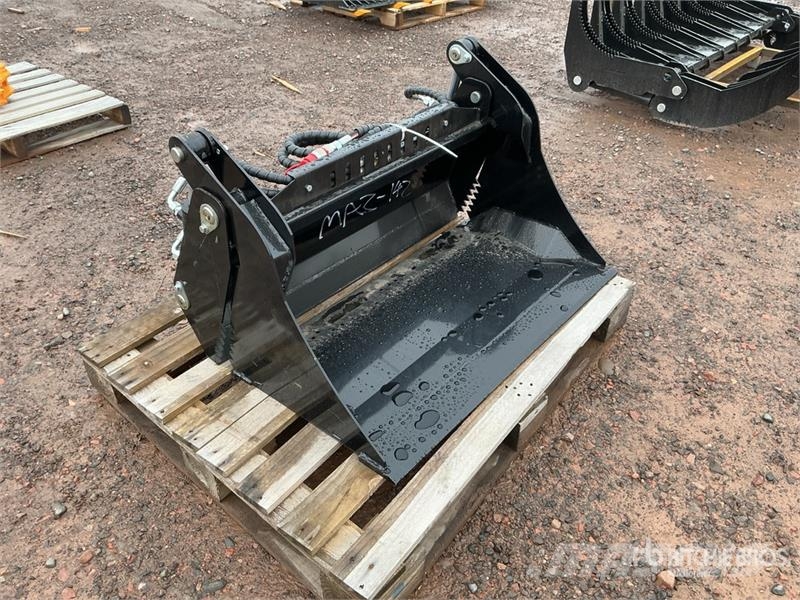 GIYI GY-XKH39 39 in Multi-Purpose Mini Skid Steer 挖斗