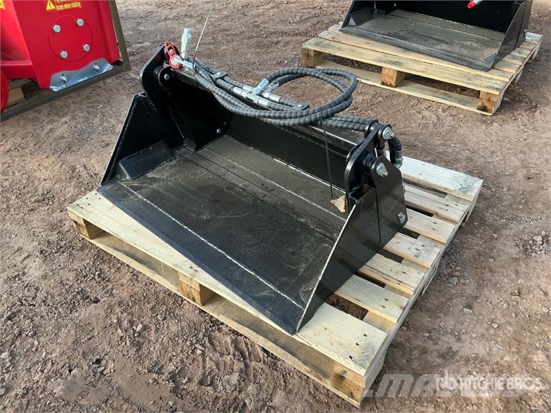 GIYI GY-XKH39 39 in Multi-Purpose Mini Skid Steer Cucharones