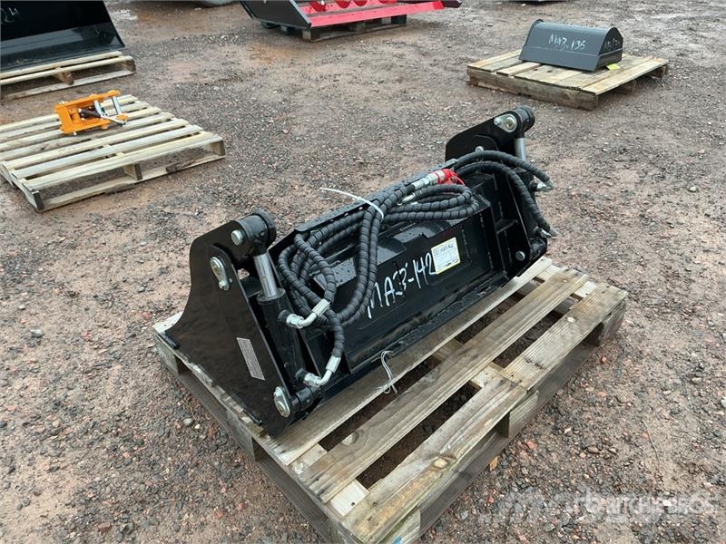 GIYI GY-XKH39 39 in Multi-Purpose Mini Skid Steer 挖斗