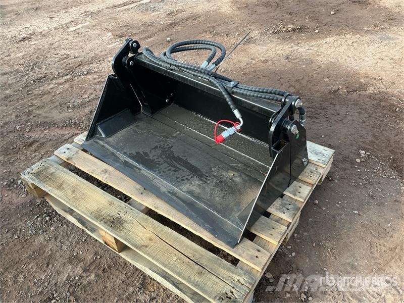GIYI GY-XKH39 39 in Multi-Purpose Mini Skid Steer Cucharones