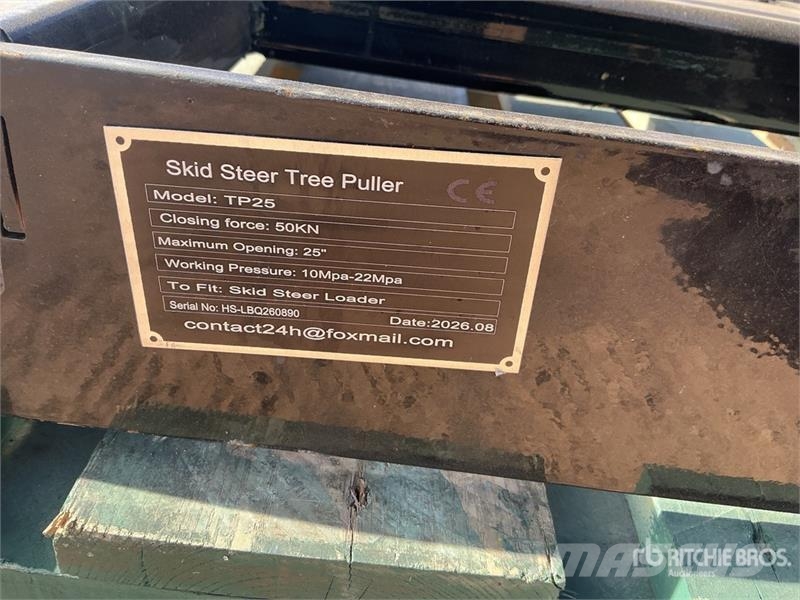  GIYI TP25 25 in Skid Steer Tree Puller (Unused) مكونات أخرى