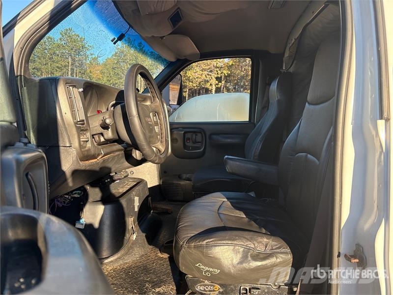 GMC C6500 4x2 Truck Kita
