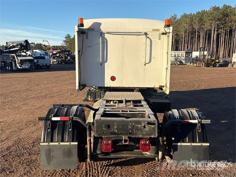 GMC C6500 4x2 Versatile Hauler Truck Cavalos mecânicos