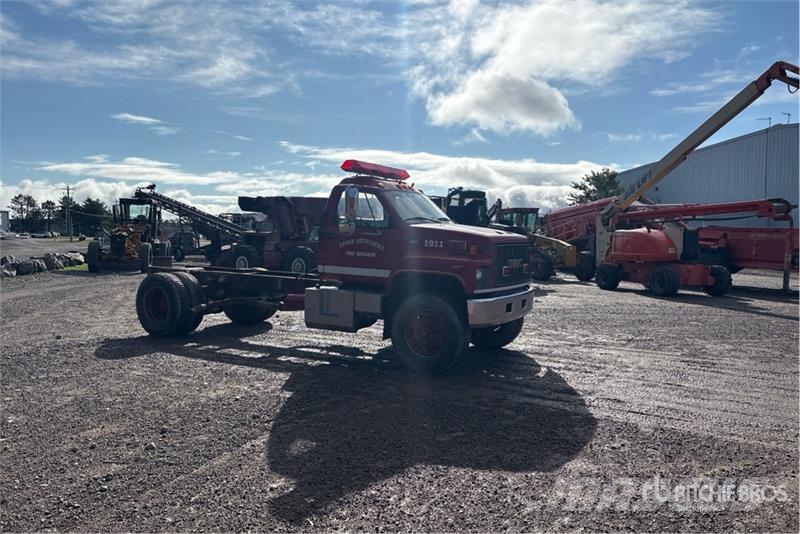 GMC C7H042 4x2 Cab and Chassis Cabine en interieur