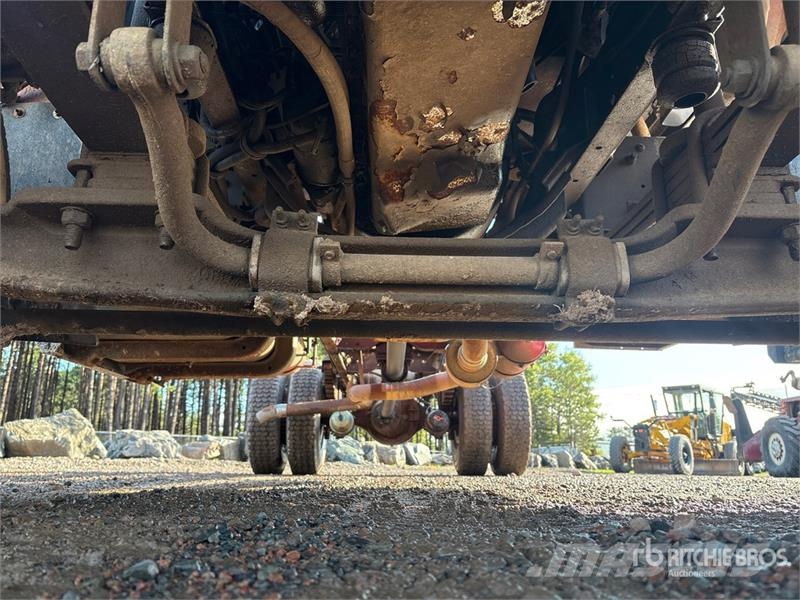 GMC C7H042 4x2 Cab and Chassis Cabine en interieur