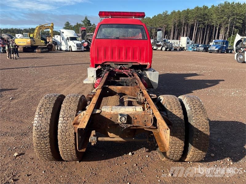GMC C7H042 4x2 Cab and Chassis Cabine en interieur