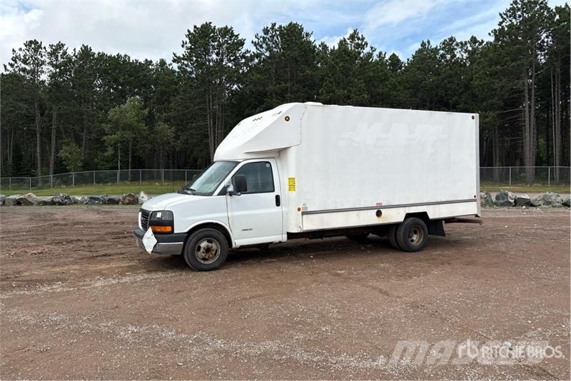 GMC G4500 4x2 Van Truck Sanduk kamioni