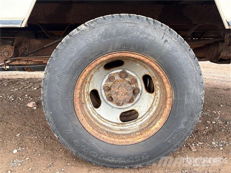 GMC G4500 4x2 Van Truck Sanduk kamioni