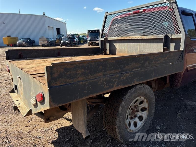 GMC Sierra 1500 Pritschenwagen/Pritschenwagen mit Seitenklappe