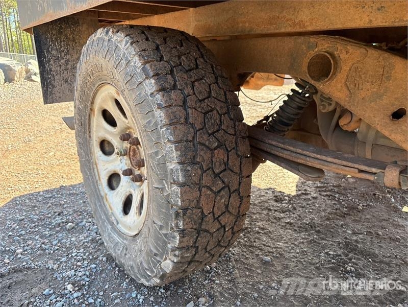 GMC Sierra 1500 Pritschenwagen/Pritschenwagen mit Seitenklappe