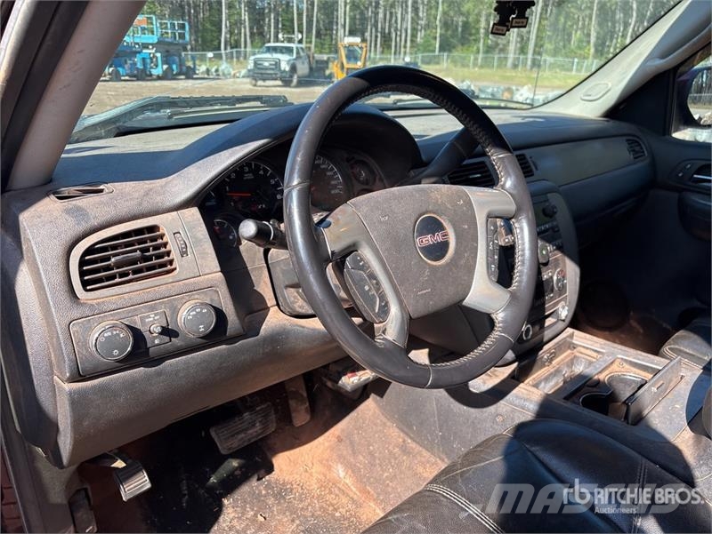 GMC Sierra 1500 Pritschenwagen/Pritschenwagen mit Seitenklappe