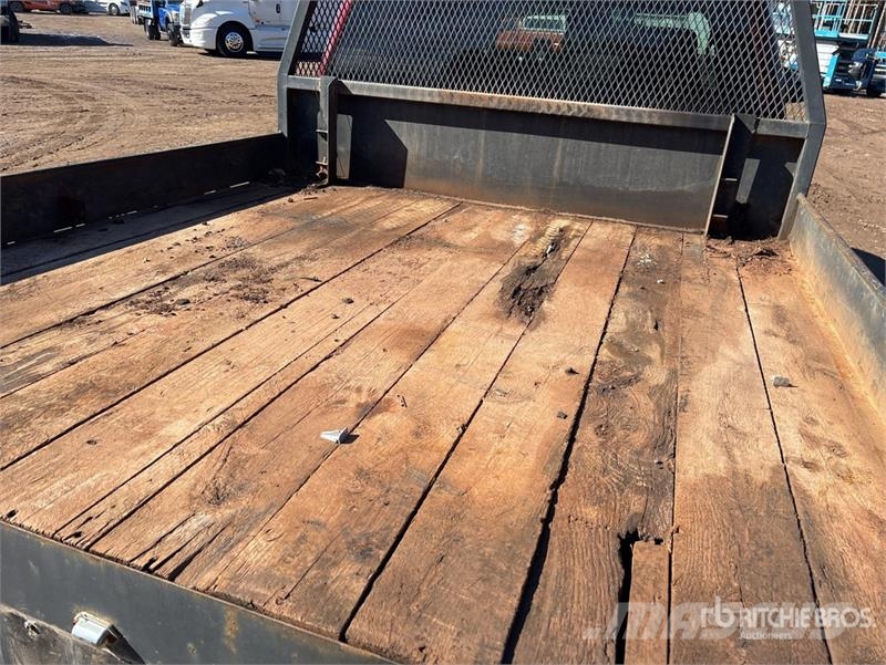 GMC Sierra 1500 Pritschenwagen/Pritschenwagen mit Seitenklappe