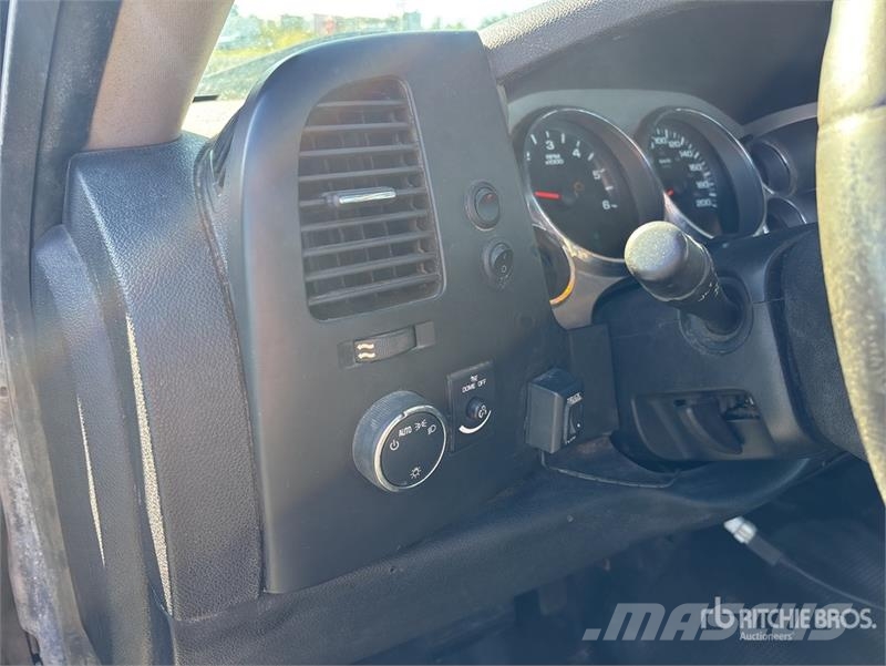 GMC Sierra 2500HD Прочие фургоны