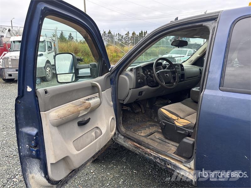 GMC Sierra 2500HD Muu