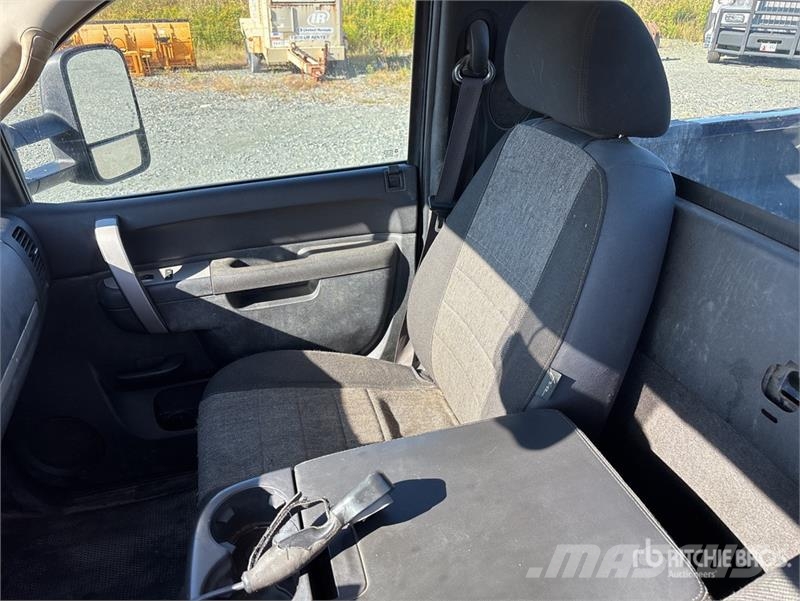 GMC Sierra 2500HD Прочие фургоны