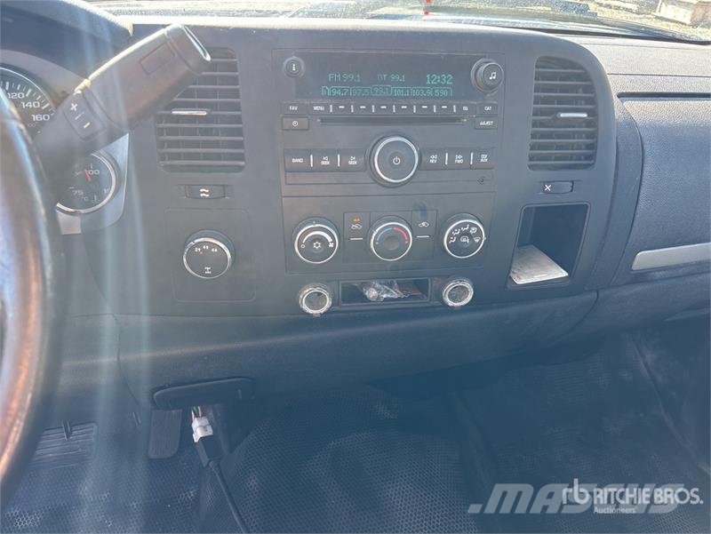 GMC Sierra 2500HD Прочие фургоны