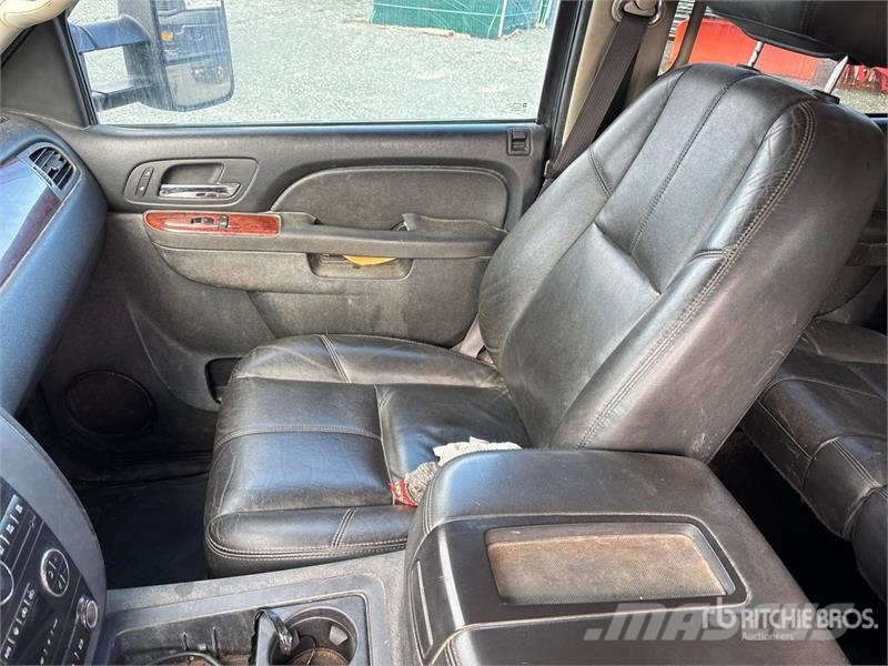 GMC Sierra 3500HD 4x4 Crew Cab Pickup Other