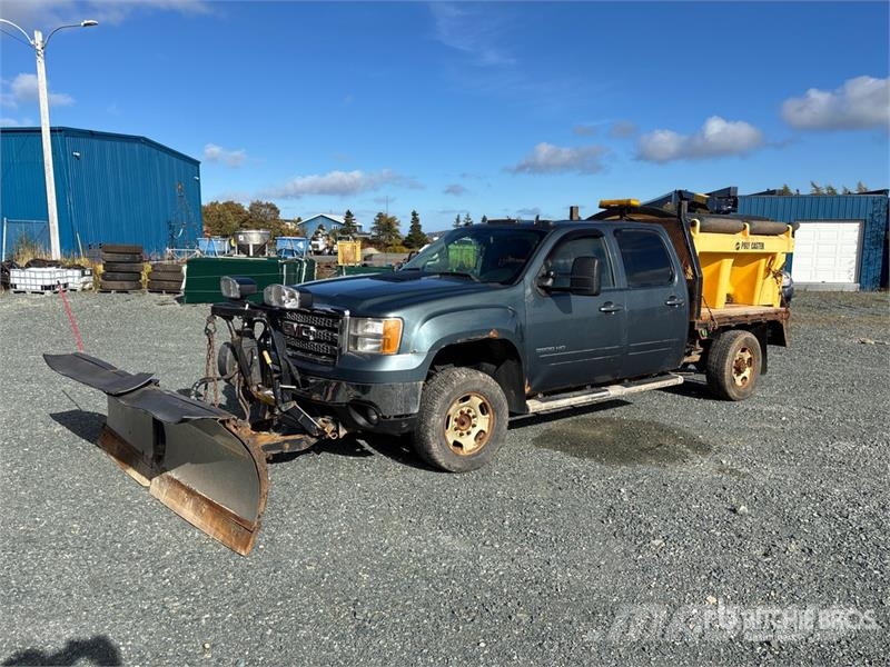 GMC Sierra 3500HD 4x4 Crew Cab Pickup Other
