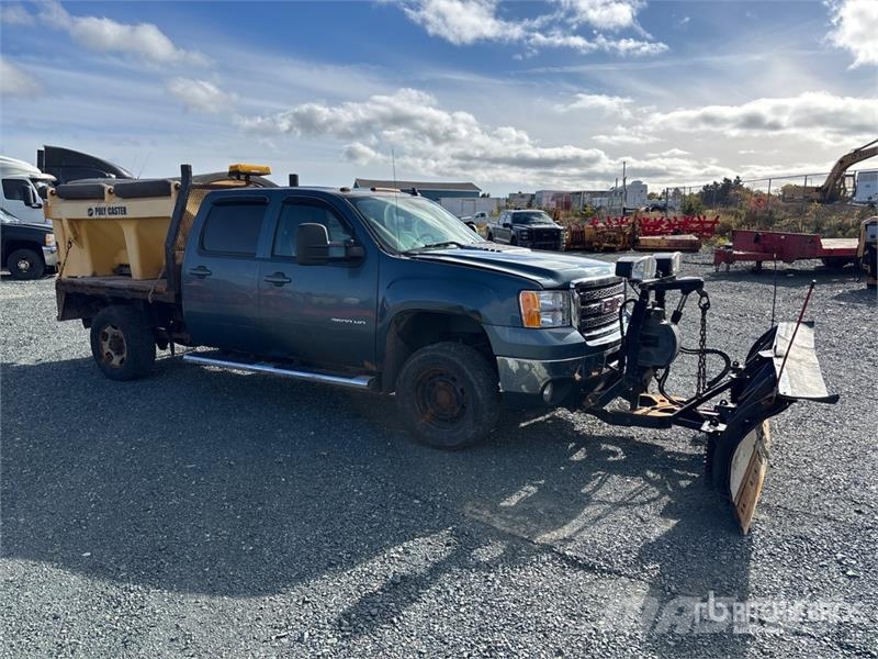 GMC Sierra 3500HD 4x4 Crew Cab Pickup Other