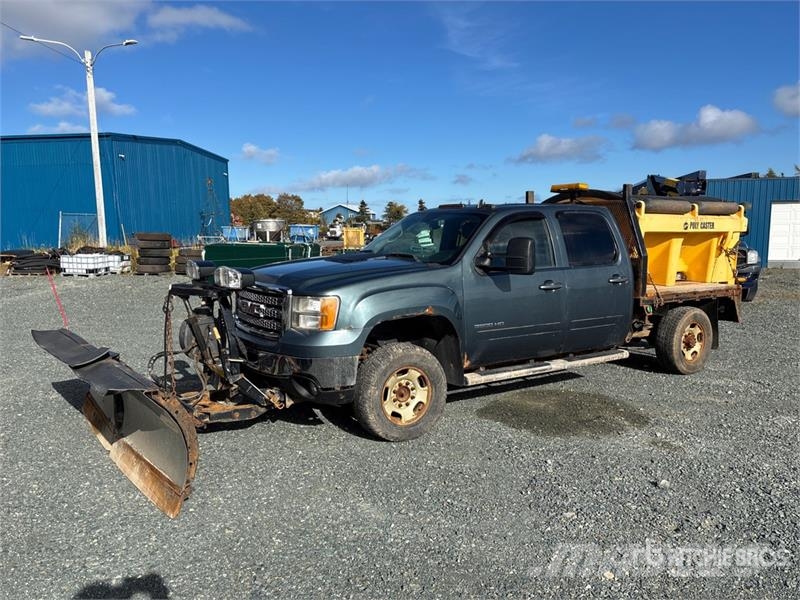 GMC Sierra 3500HD 4x4 Crew Cab Pickup Other