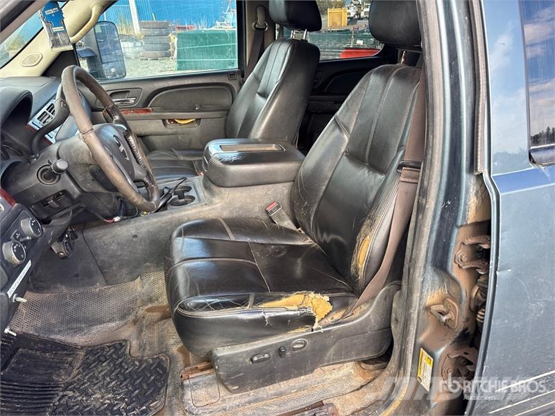 GMC Sierra 3500HD 4x4 Crew Cab Pickup Other