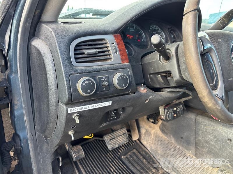 GMC Sierra 3500HD 4x4 Crew Cab Pickup Other