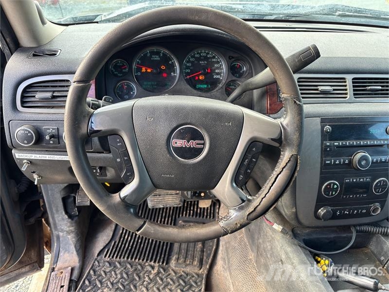 GMC Sierra 3500HD 4x4 Crew Cab Pickup Other