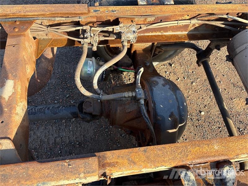 GMC Topkick 4x2 Cab and Chassis Cabine si interior