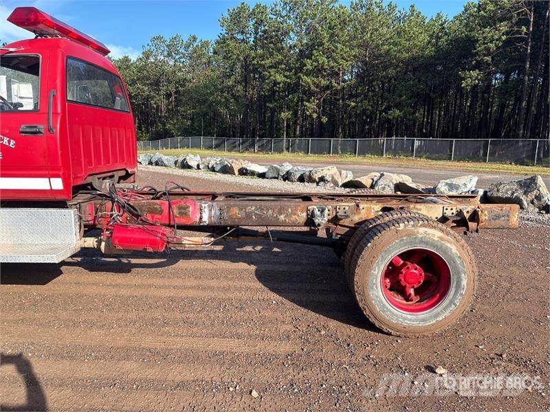 GMC Topkick 4x2 Cab and Chassis Cabine si interior