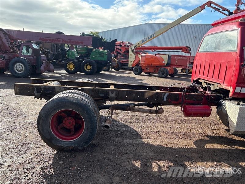 GMC Topkick 4x2 Cab and Chassis Cabine si interior