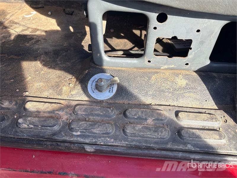 GMC Topkick 4x2 Cab and Chassis Cabine si interior