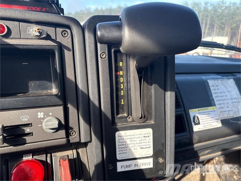 GMC Topkick 4x2 Cab and Chassis Cabine si interior