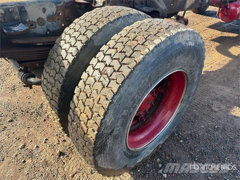 GMC Topkick 4x2 Cab and Chassis Cabine si interior