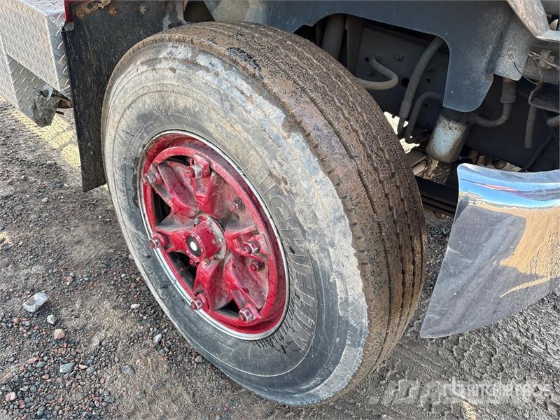 GMC Topkick 4x2 Cab and Chassis Cabine si interior